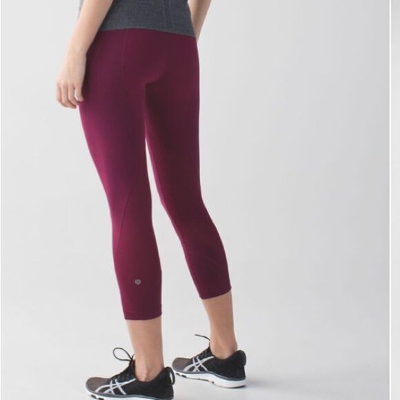 Lululemon run: inspire crop II dashing purple/ace spot jeweled magenta 8 - Picture 7 of 15